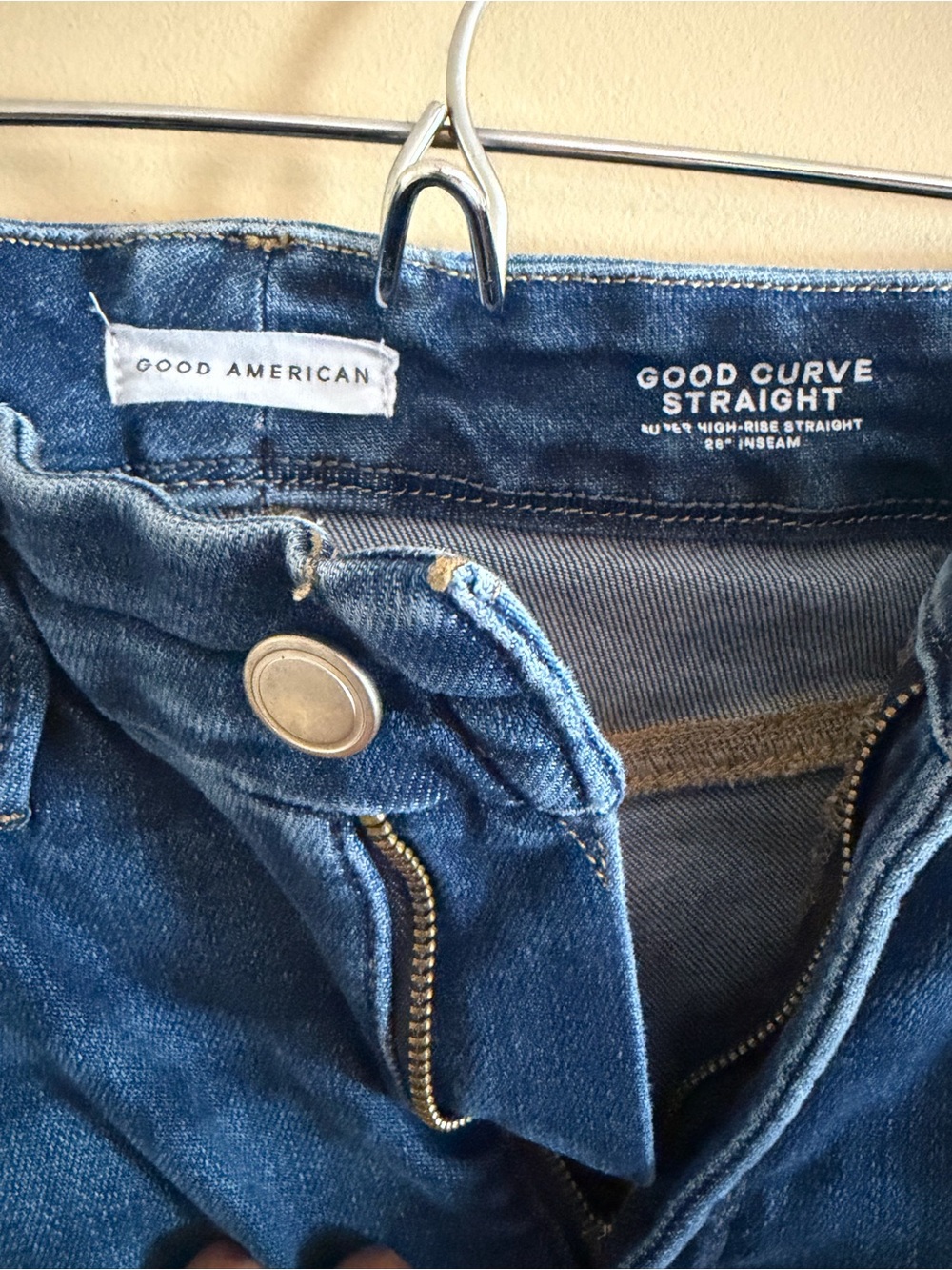 Good American Soft Tech Good Curve Straight Jeans - Picture 5 of 6